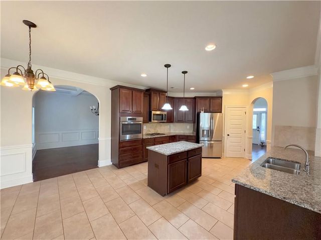 411 Little Carter Cove, Loganville, GA 30052