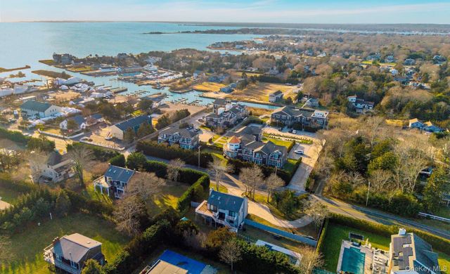 68 Foster Avenue 13, Hampton Bays, NY 11946