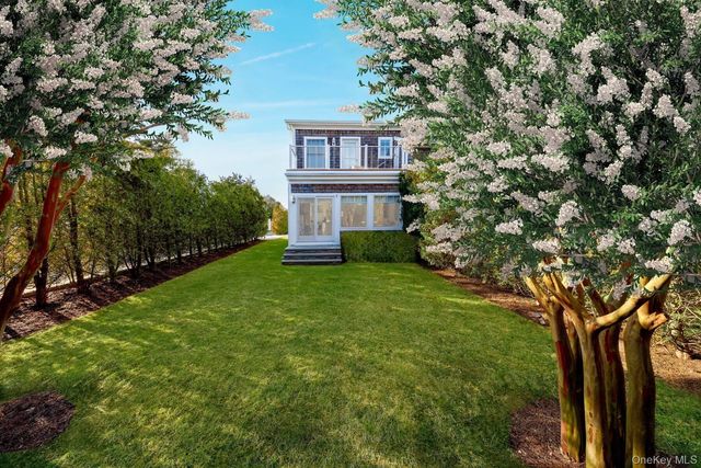 68 Foster Avenue 13, Hampton Bays, NY 11946