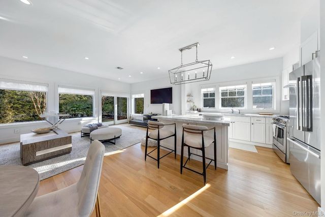 68 Foster Avenue 13, Hampton Bays, NY 11946