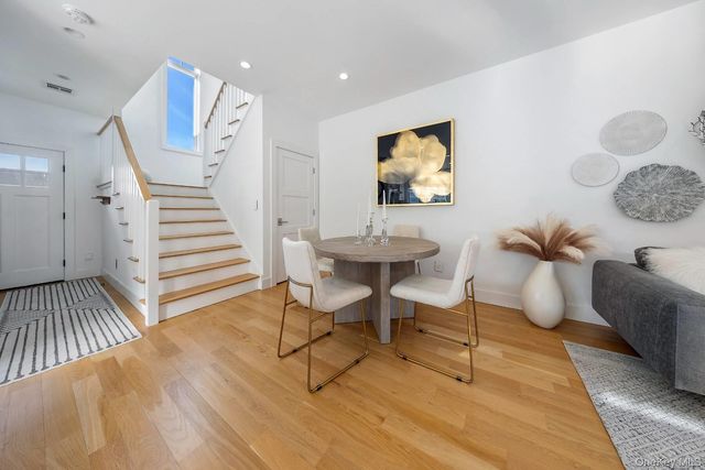 68 Foster Avenue 13, Hampton Bays, NY 11946