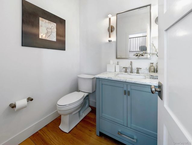 68 Foster Avenue 13, Hampton Bays, NY 11946