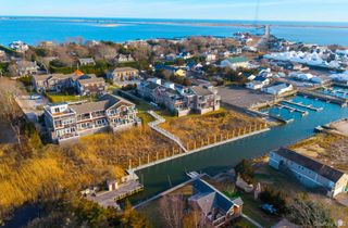 68 Foster Avenue 13, Hampton Bays, NY 11946