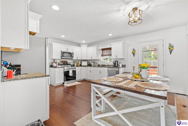 212 Emerson Drive, Elizabethtown, KY 42701