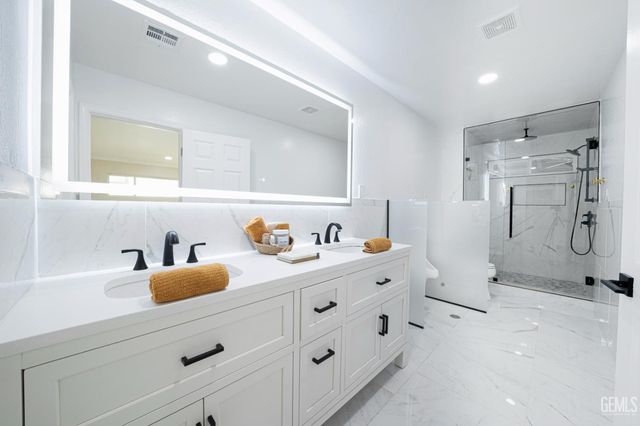 3946 Claremont Drive, Bakersfield, CA 93306