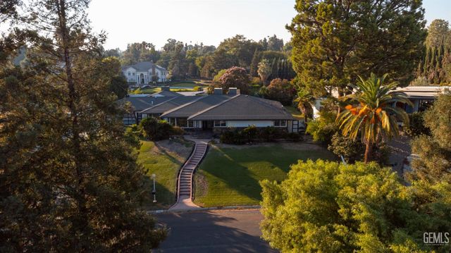 3946 Claremont Drive, Bakersfield, CA 93306