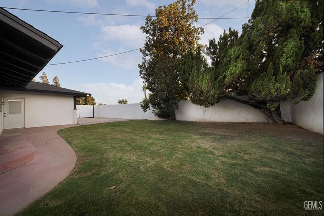 3946 Claremont Drive, Bakersfield, CA 93306