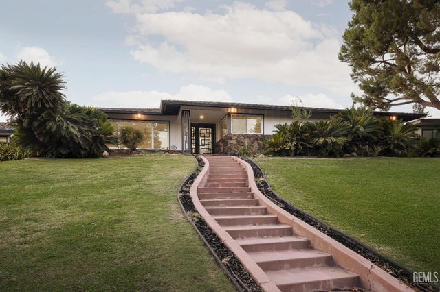 3946 Claremont Drive, Bakersfield, CA 93306