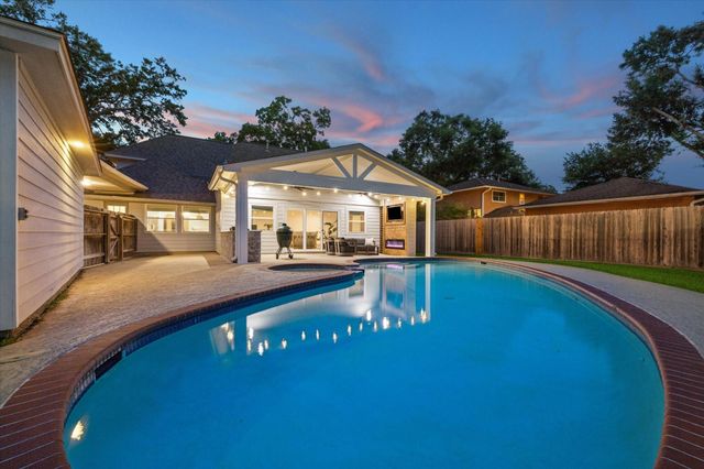 15722 Brookvilla Drive, Houston, TX 77059