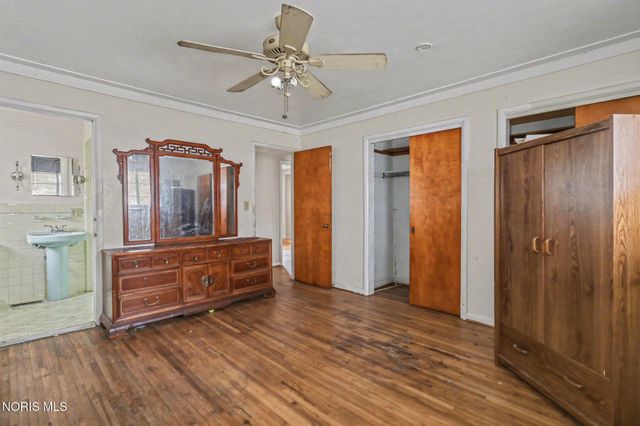 2208 Valley Brook Drive, Toledo, OH 43615