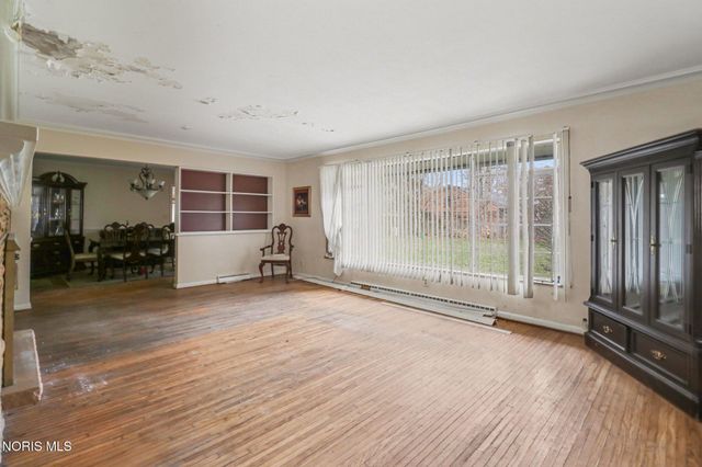 2208 Valley Brook Drive, Toledo, OH 43615