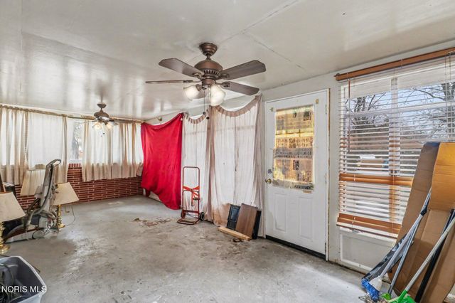 2208 Valley Brook Drive, Toledo, OH 43615