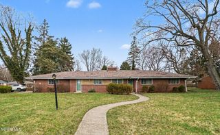 2208 Valley Brook Drive, Toledo, OH 43615