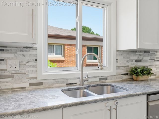 9338 FLORIDA Street, Livonia, MI 48150