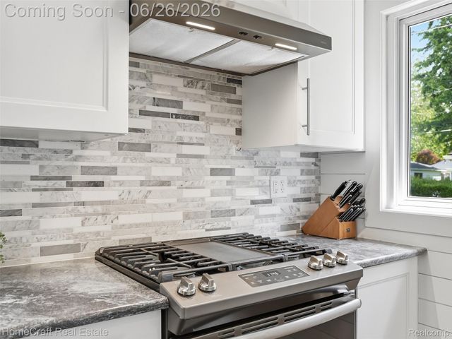 9338 FLORIDA Street, Livonia, MI 48150