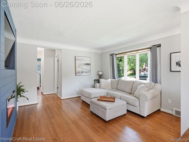 9338 FLORIDA Street, Livonia, MI 48150