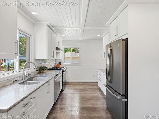 9338 FLORIDA Street, Livonia, MI 48150