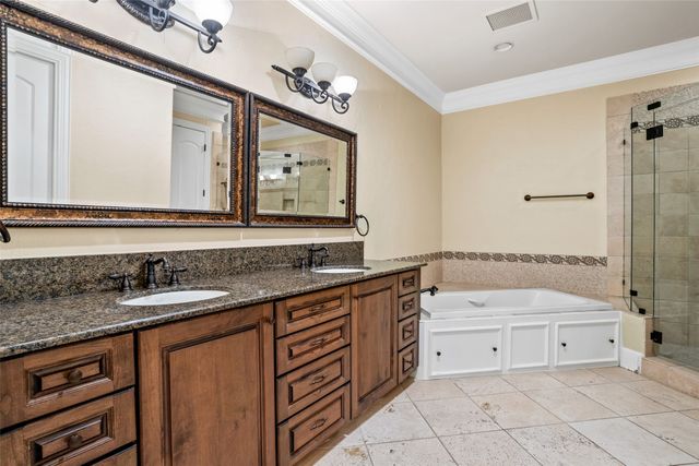 501 Samuels Avenue 320, Fort Worth, TX 76102