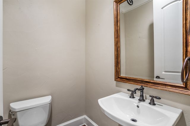 501 Samuels Avenue 320, Fort Worth, TX 76102