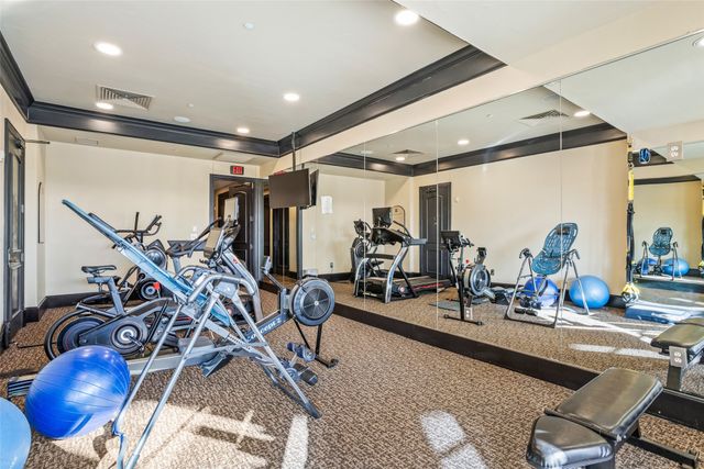 501 Samuels Avenue 320, Fort Worth, TX 76102