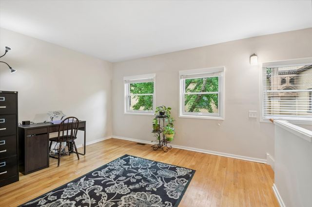 129 Francisco Terrace, Oak Park, IL 60302