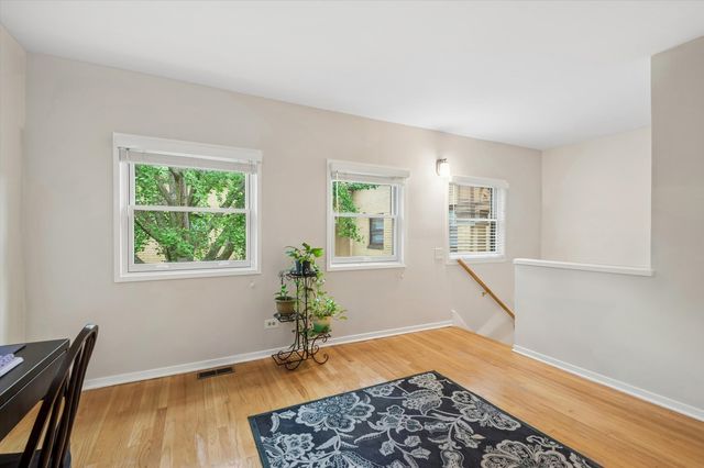 129 Francisco Terrace, Oak Park, IL 60302