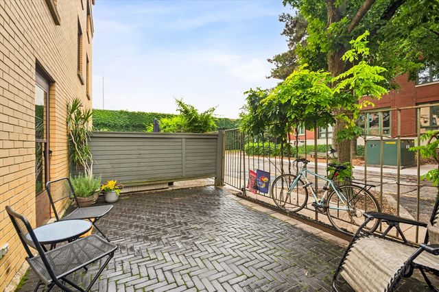 129 Francisco Terrace, Oak Park, IL 60302