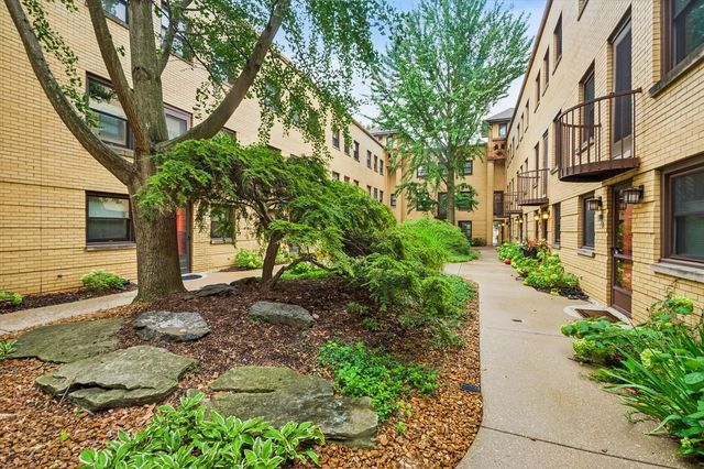 129 Francisco Terrace, Oak Park, IL 60302