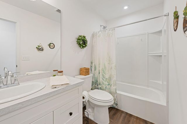 423 Eagle Street NW, Isanti, MN 55040