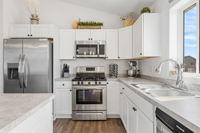 423 Eagle Street NW, Isanti, MN 55040