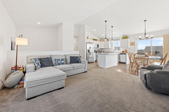 423 Eagle Street NW, Isanti, MN 55040