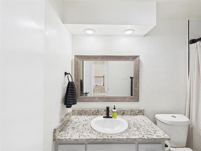 1111 NW 73rd St, Lawton, OK 73505