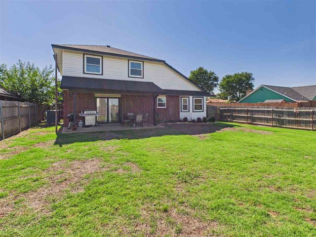 1111 NW 73rd St, Lawton, OK 73505