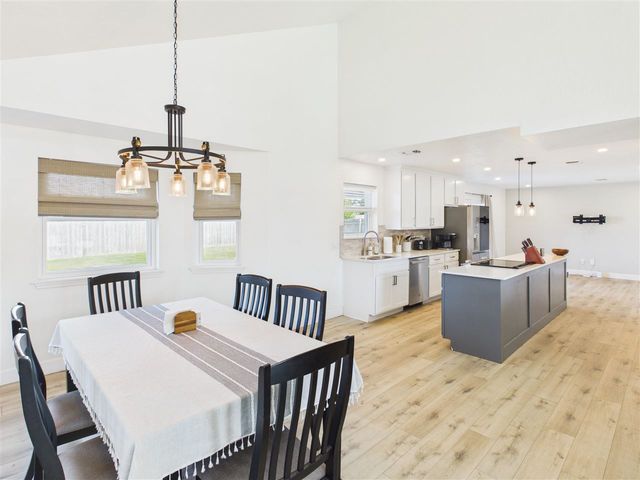 1111 NW 73rd St, Lawton, OK 73505