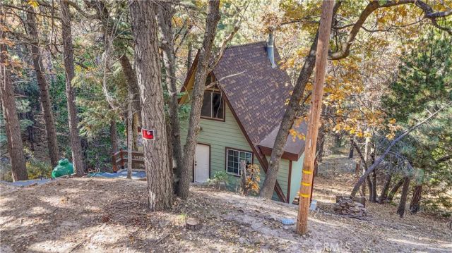 32703 Tulip Lane, Arrowbear, CA 92382