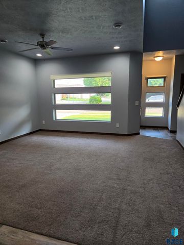 504 W Cascade St Street, Sioux Falls, SD 57108