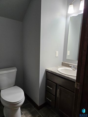 504 W Cascade St Street, Sioux Falls, SD 57108