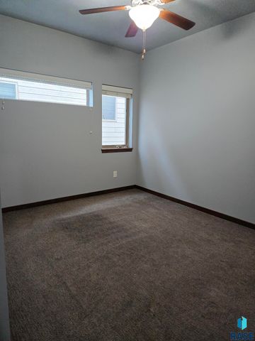 504 W Cascade St Street, Sioux Falls, SD 57108