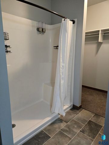 504 W Cascade St Street, Sioux Falls, SD 57108