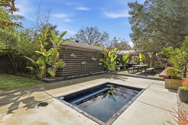 456 King Street, Redwood City, CA 94062