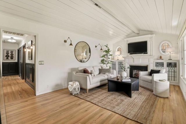 456 King Street, Redwood City, CA 94062