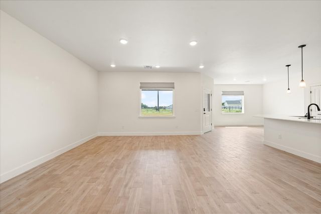 934 storm Drive, Guthrie, OK 73044