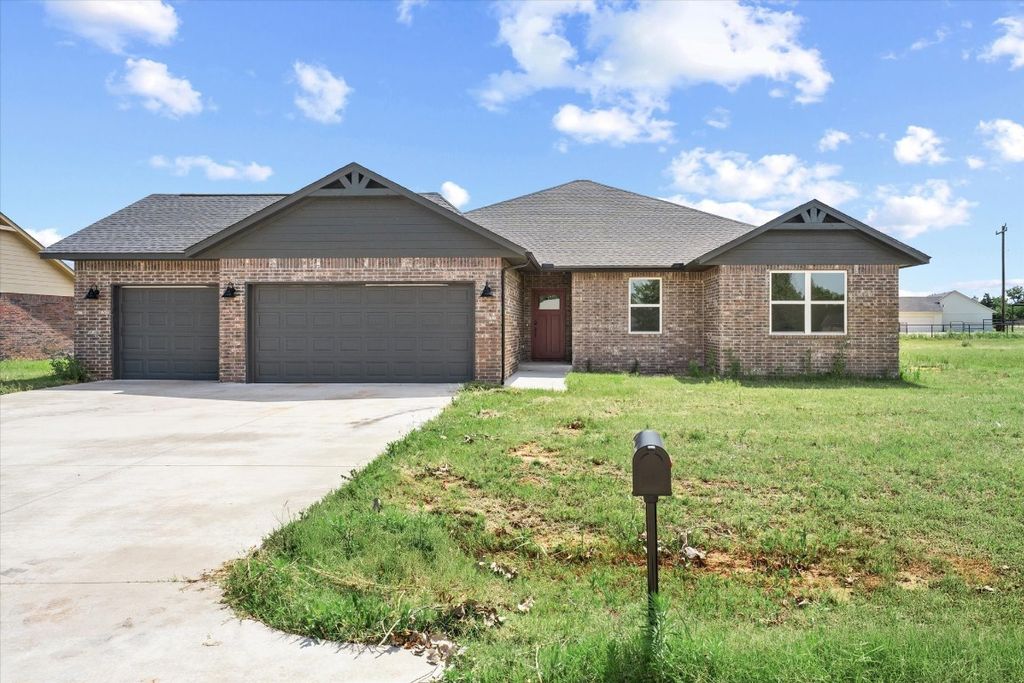 934 storm Drive, Guthrie, OK 73044