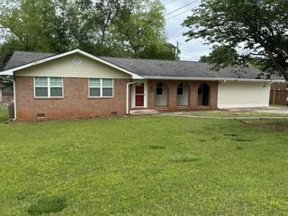 25 Stonehedge Drive, Buford, GA 30518