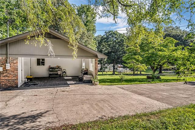 2814 Suncrest Drive, Dalton, GA 30720