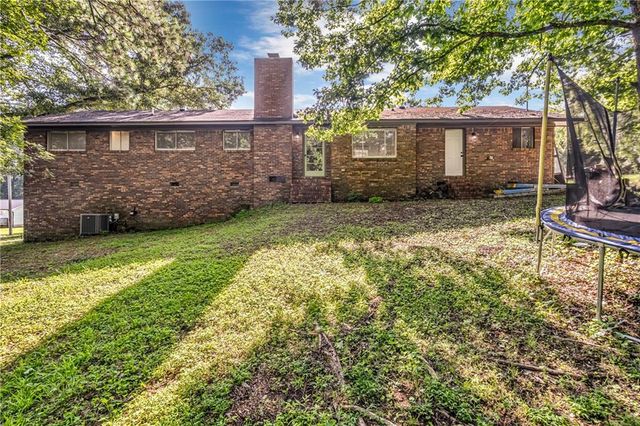 2814 Suncrest Drive, Dalton, GA 30720