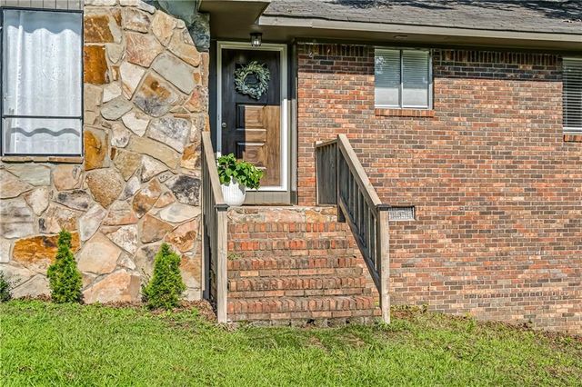 2814 Suncrest Drive, Dalton, GA 30720