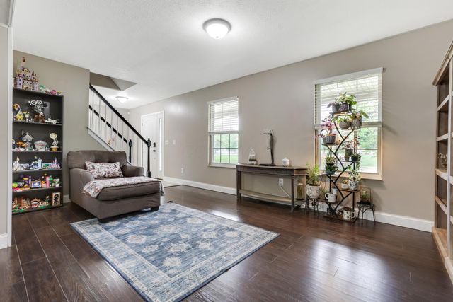 157 Shaleridge Drive, Pataskala, OH 43062
