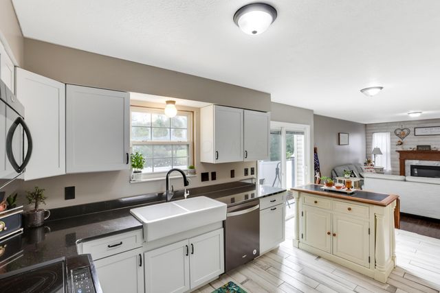 157 Shaleridge Drive, Pataskala, OH 43062