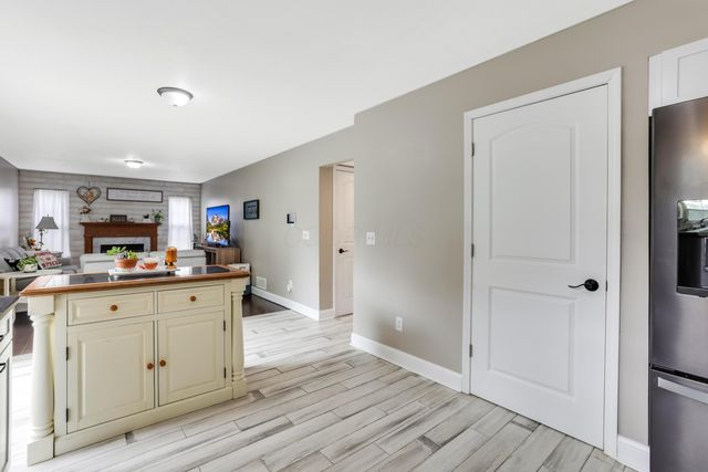 157 Shaleridge Drive, Pataskala, OH 43062